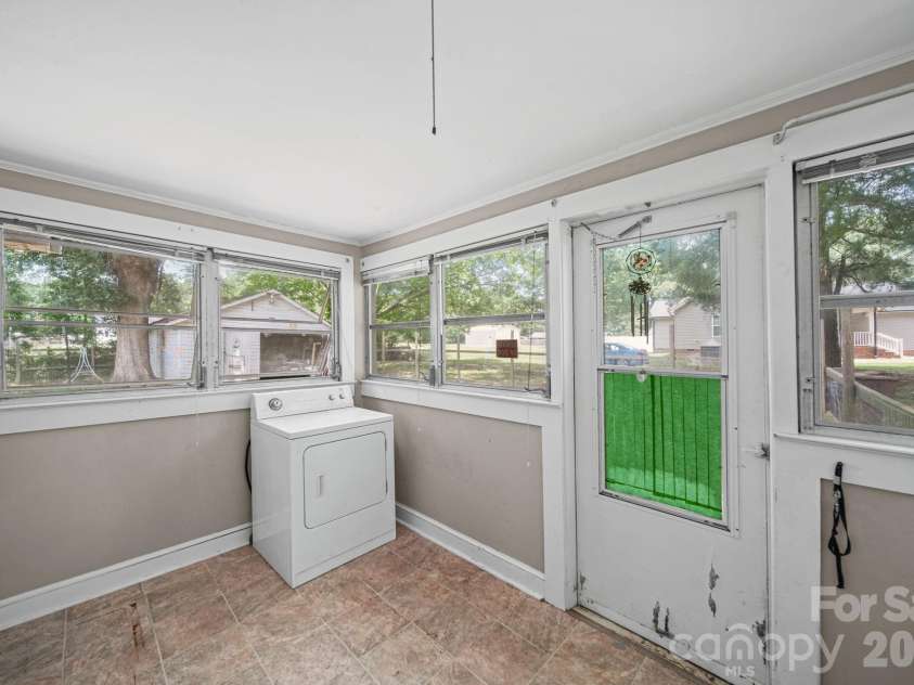 1911 Glenwood Street, Kannapolis, NC 28083.  MLS# CAR4392581, YatesRealty ID 30817. 