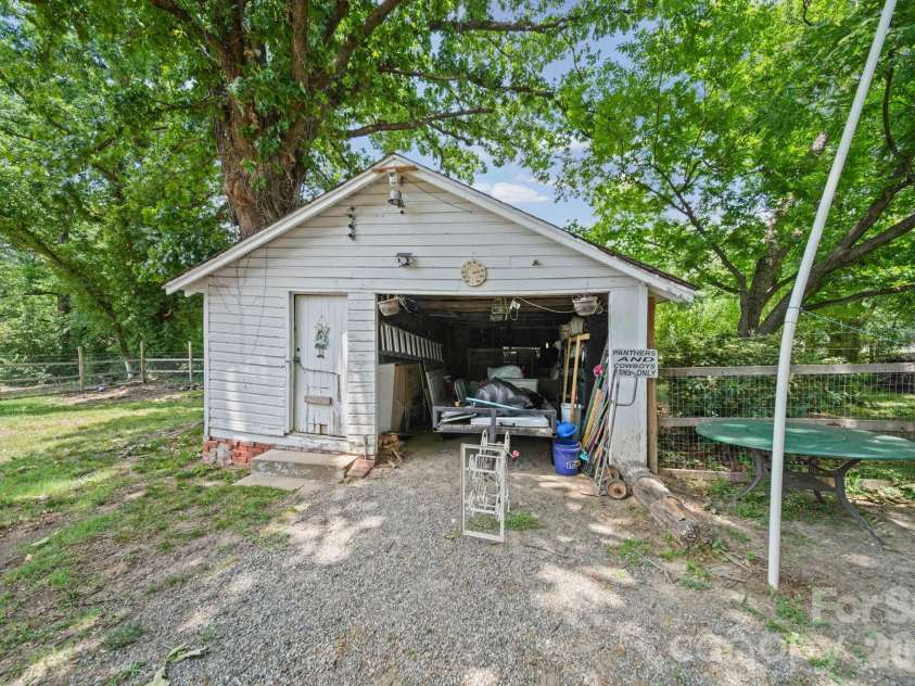 1911 Glenwood Street, Kannapolis, NC 28083.  MLS# CAR4392581, YatesRealty ID 30817. 