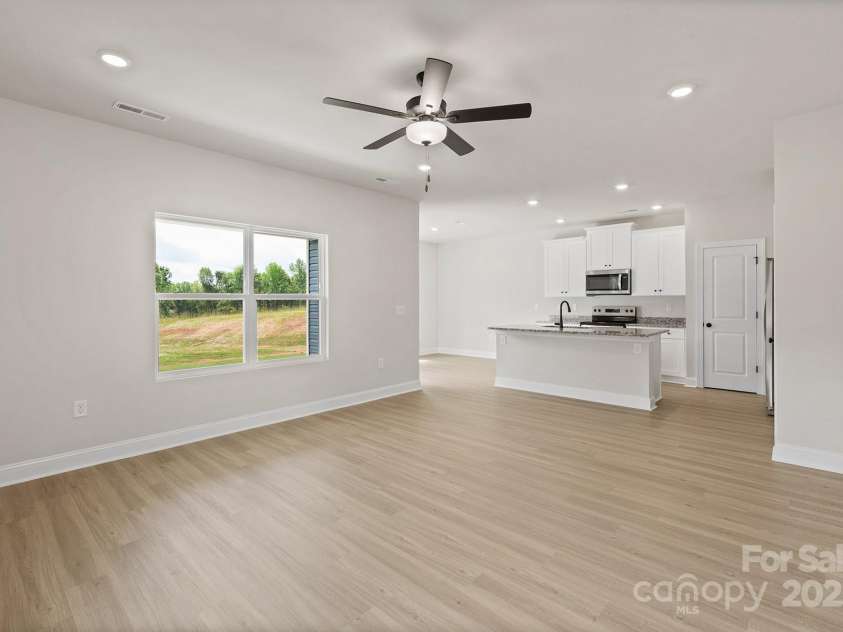 7209 Jerimoth Drive, Charlotte, NC 28215.  MLS# CAR4285513, YatesRealty ID 30818. 