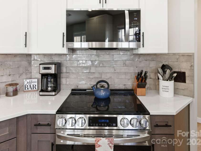 11-C Heather Way, Candler, NC 28715.  MLS# CAR4325891, YatesRealty ID 3082. 