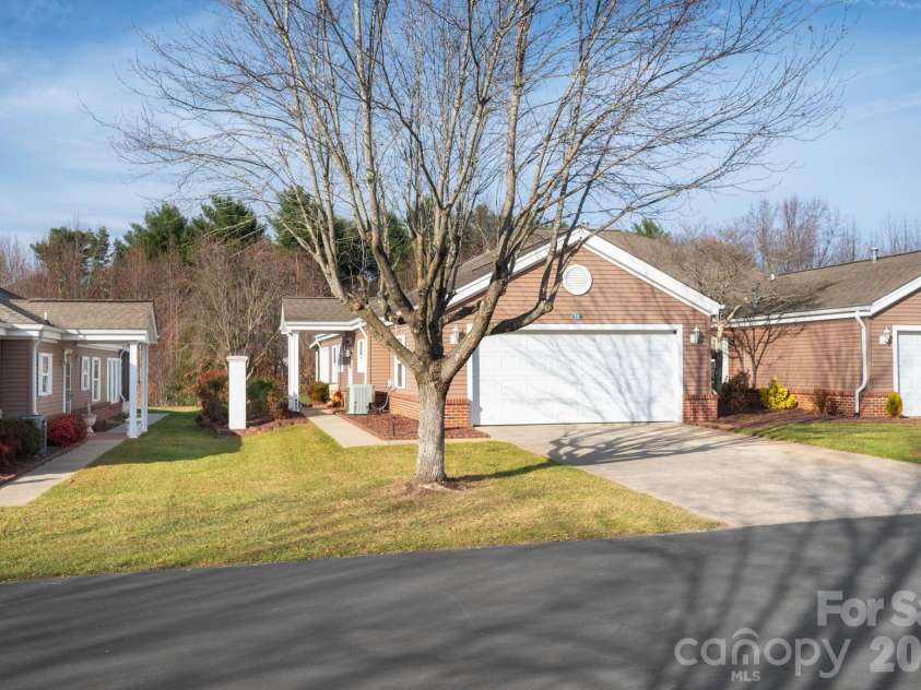 11-C Heather Way, Candler, NC 28715.  MLS# CAR4412615, YatesRealty ID 3082. 