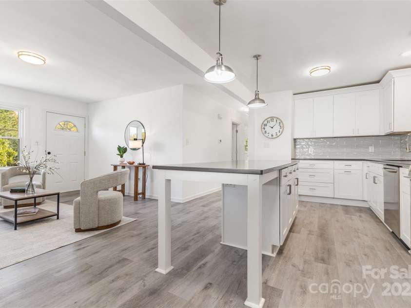 2334 Woodleaf Drive, Gastonia, NC 28052.  MLS# CAR4318820, YatesRealty ID 3082. 