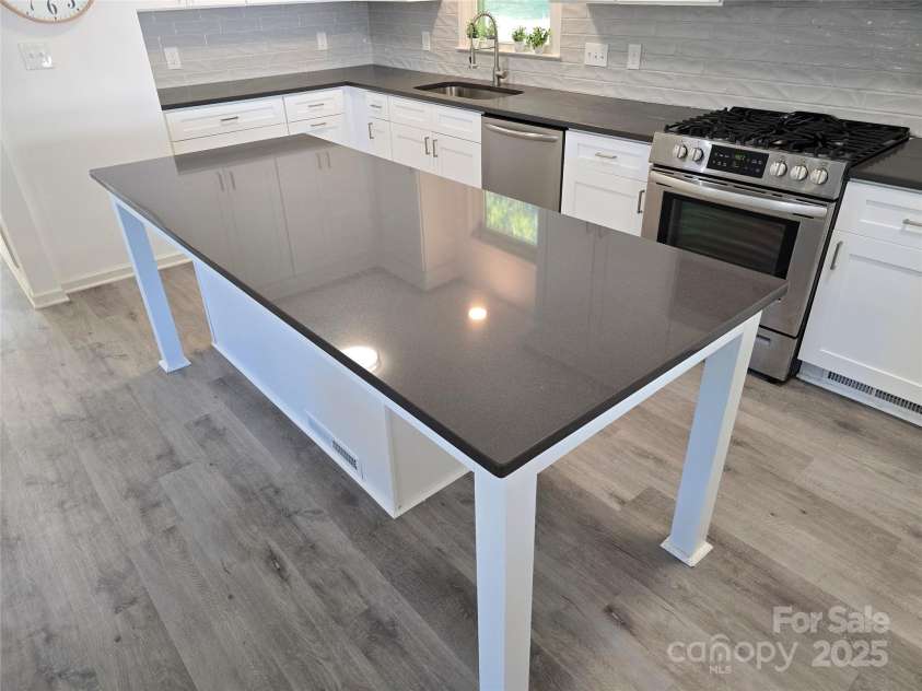 2334 Woodleaf Drive, Gastonia, NC 28052.  MLS# CAR4318820, YatesRealty ID 3082. 