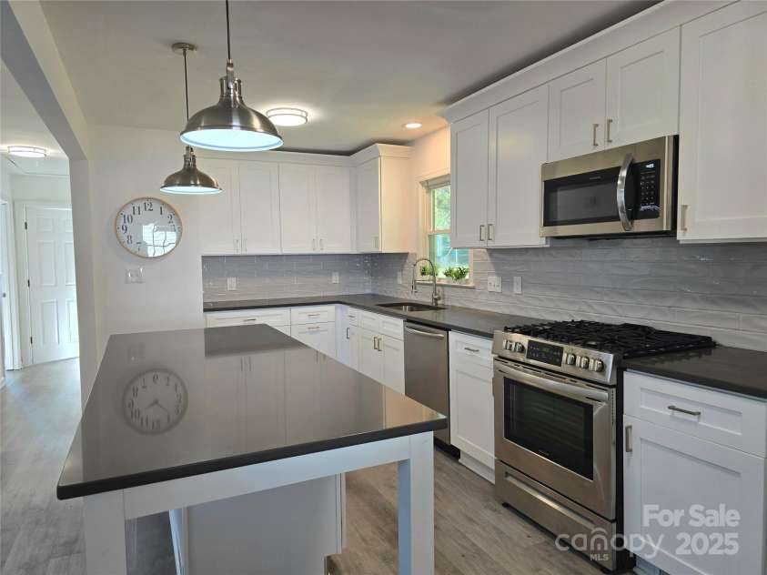 2334 Woodleaf Drive, Gastonia, NC 28052.  MLS# CAR4318820, YatesRealty ID 3082. 