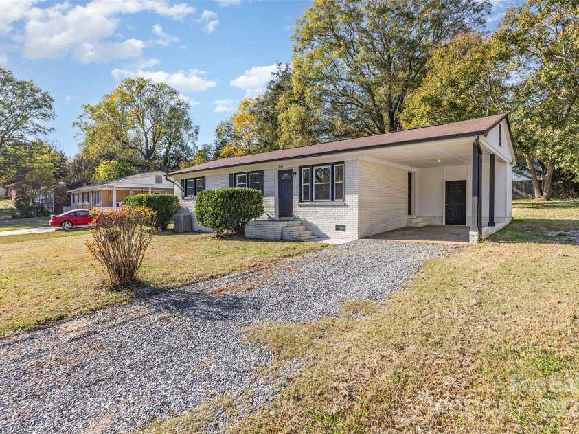 2334 Woodleaf Drive, Gastonia, NC 28052.  MLS# CAR4318820, YatesRealty ID 3082. 