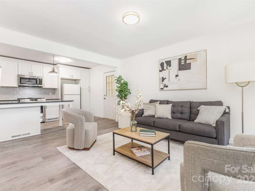 2334 Woodleaf Drive, Gastonia, NC 28052.  MLS# CAR4318820, YatesRealty ID 3082. Open Floor Plan