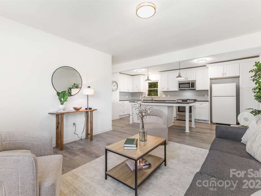 2334 Woodleaf Drive, Gastonia, NC 28052.  MLS# CAR4318820, YatesRealty ID 3082. Open Floor Plan