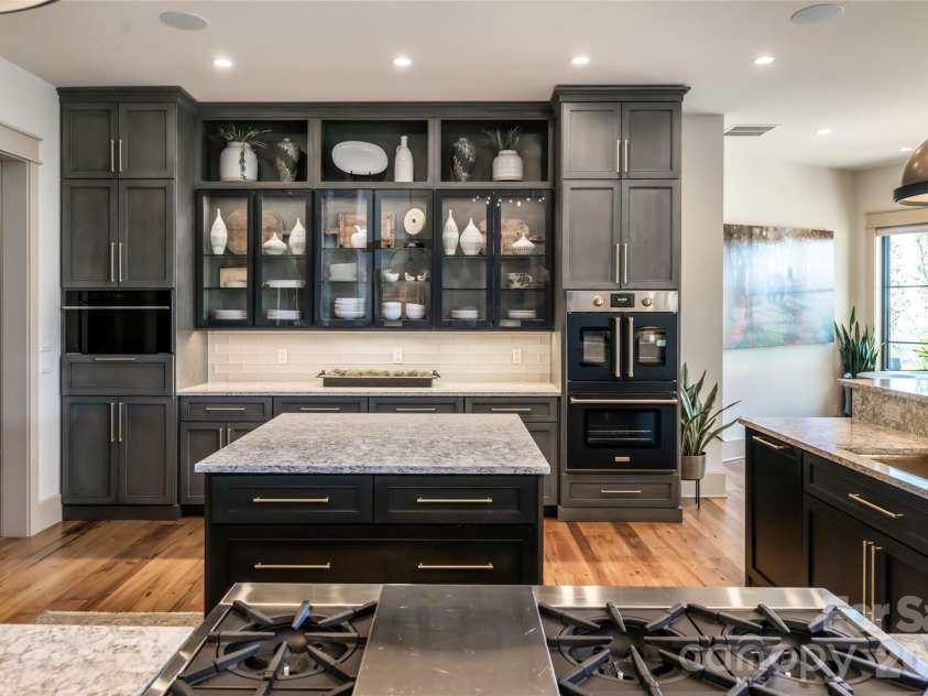 170 + 9999 Bear View Road, Weaverville, NC 28787.  MLS# CAR4392081, YatesRealty ID 30822. Kitchen