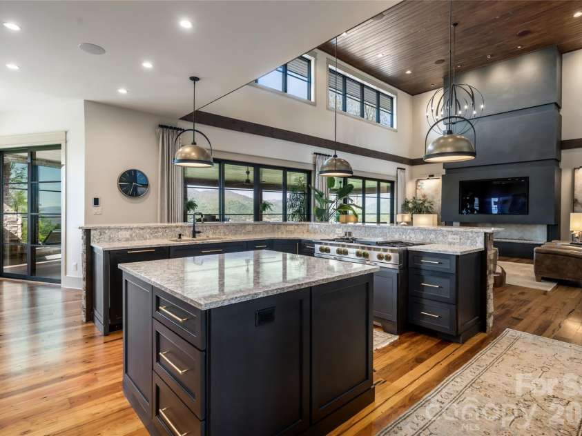 170 + 9999 Bear View Road, Weaverville, NC 28787.  MLS# CAR4392081, YatesRealty ID 30822. Kitchen