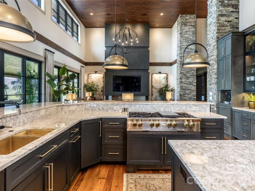 170 + 9999 Bear View Road, Weaverville, NC 28787.  MLS# CAR4392081, YatesRealty ID 30822. Kitchen