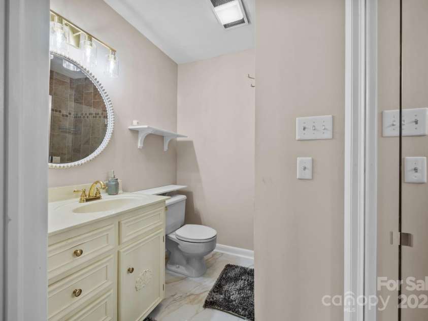 241 Stonewall Road, Salisbury, NC 28144.  MLS# CAR4283496, YatesRealty ID 30822. Primary bath