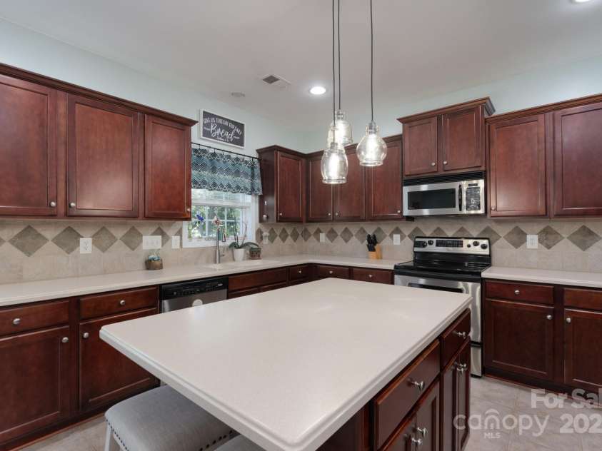 2205 Harding Place, Indian Trail, NC 28079.  MLS# CAR4279210, YatesRealty ID 30823. Kitchen