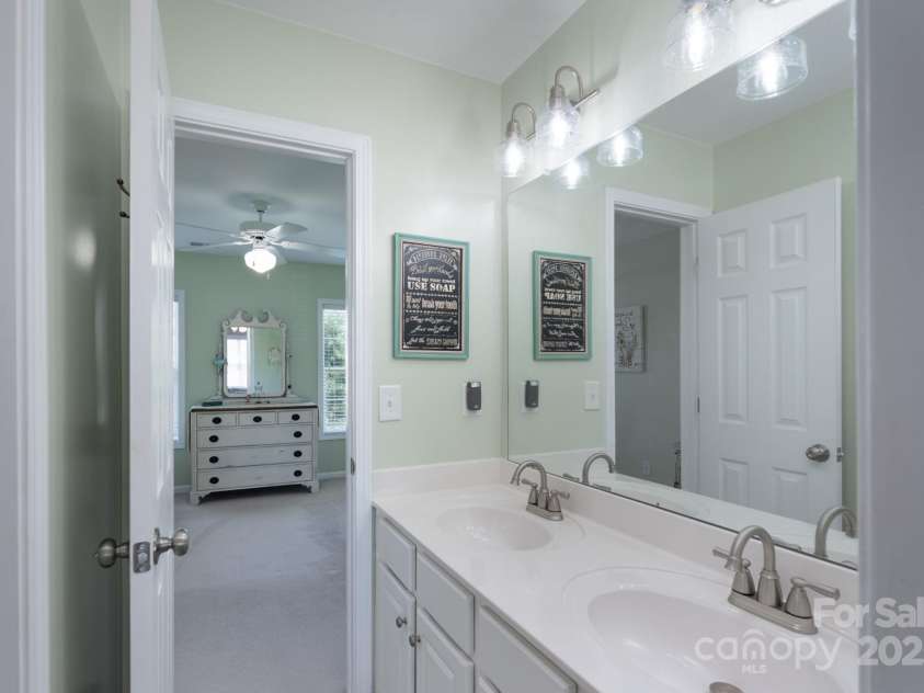 2205 Harding Place, Indian Trail, NC 28079.  MLS# CAR4279210, YatesRealty ID 30823. Upper Level Full Bathroom