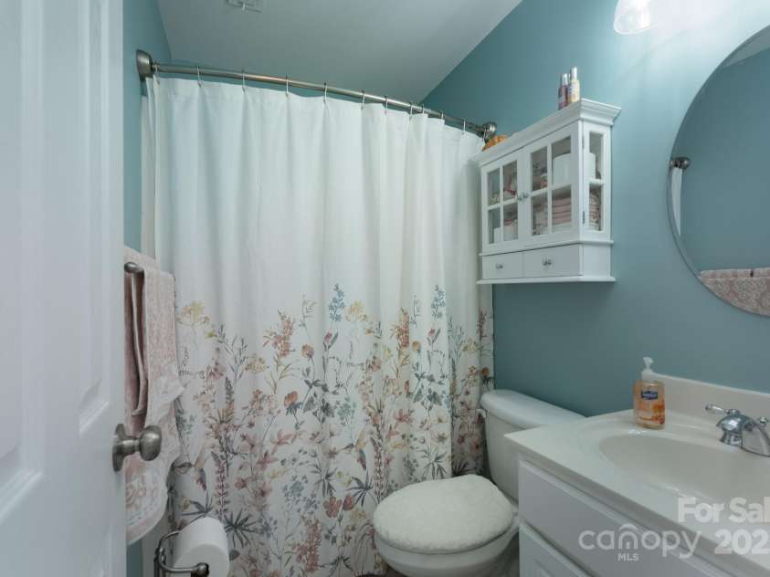 2205 Harding Place, Indian Trail, NC 28079.  MLS# CAR4279210, YatesRealty ID 30823. Upper Level Secondary Bathroom