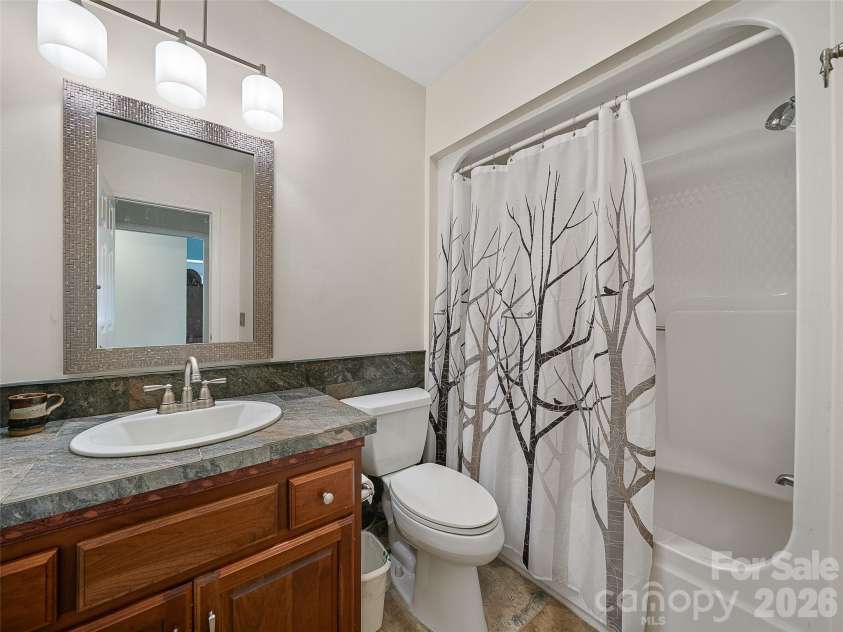 301 White Oak Drive, Hendersonville, NC 28791.  MLS# CAR4389297, YatesRealty ID 30823. 2nd bath