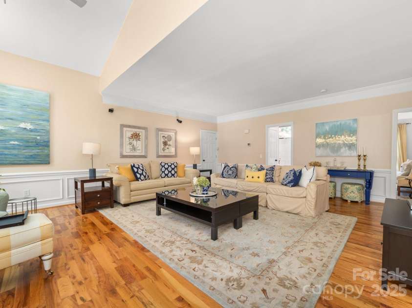 12214 Provincetowne Drive, Charlotte, NC 28277.  MLS# CAR4282352, YatesRealty ID 30824. An entertainer's dream with this oversized great room
