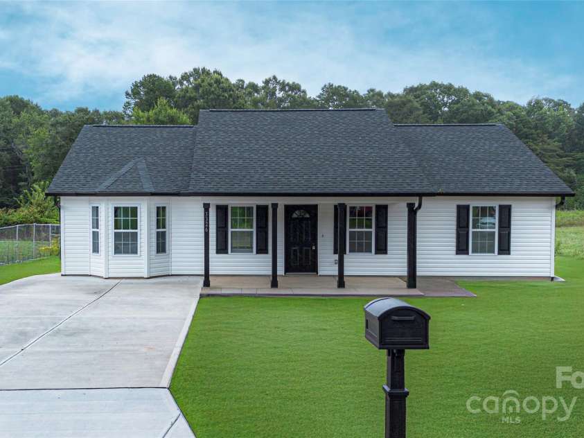 3326 Goble Street, Gastonia, NC 28056.  MLS# CAR4277451, YatesRealty ID 30826. 