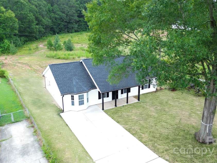 3326 Goble Street, Gastonia, NC 28056.  MLS# CAR4277451, YatesRealty ID 30826. 