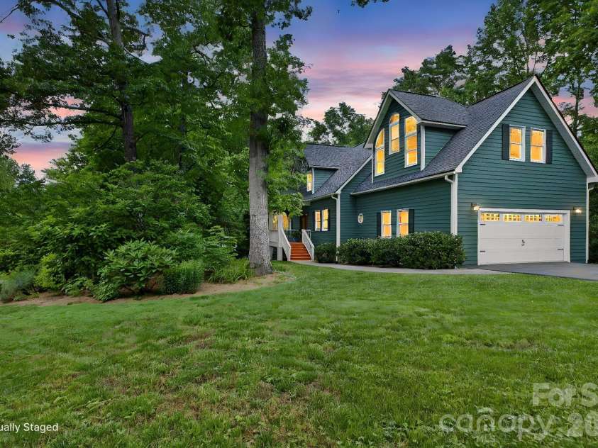 42 Corbran Drive, Fairview, NC 28730.  MLS# CAR4386994, YatesRealty ID 30826. 