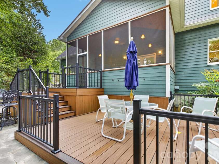 42 Corbran Drive, Fairview, NC 28730.  MLS# CAR4386994, YatesRealty ID 30826. 