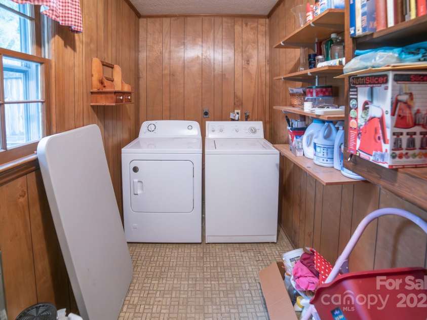 715 Pennell Street, Lenoir, NC 28645.  MLS# CAR4288694, YatesRealty ID 30827. 