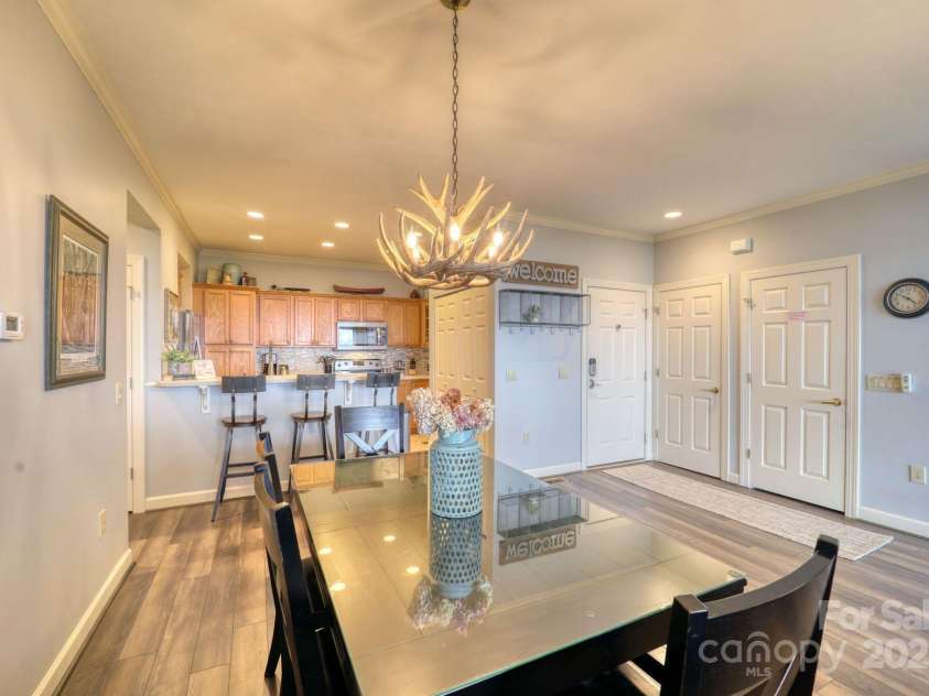 180 Windy Knoll, Banner Elk, NC 28604.  MLS# CAR4289909, YatesRealty ID 30828. 