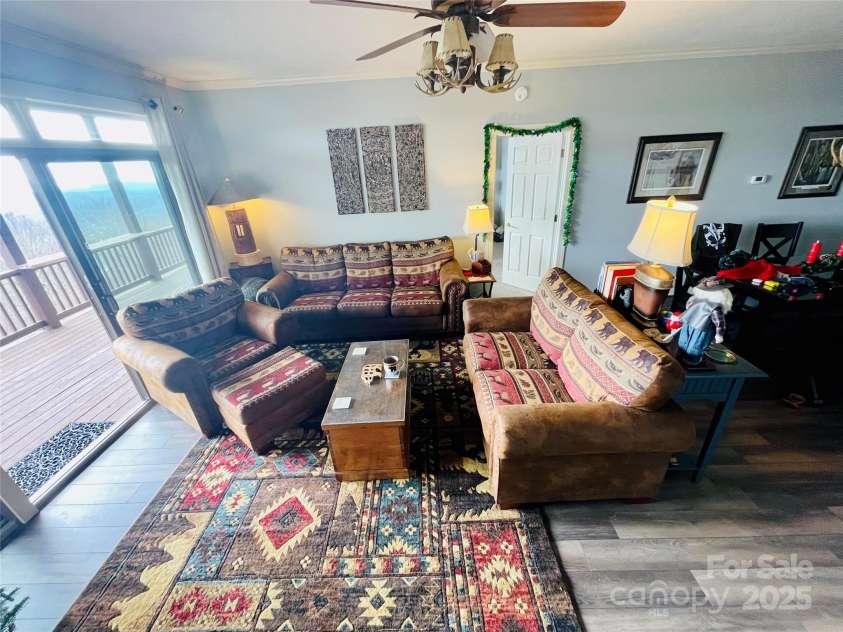 180 Windy Knoll, Banner Elk, NC 28604.  MLS# CAR4289909, YatesRealty ID 30828. 