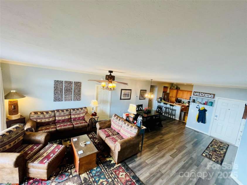 180 Windy Knoll, Banner Elk, NC 28604.  MLS# CAR4289909, YatesRealty ID 30828. 