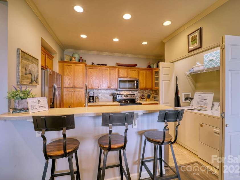 180 Windy Knoll, Banner Elk, NC 28604.  MLS# CAR4289909, YatesRealty ID 30828. 