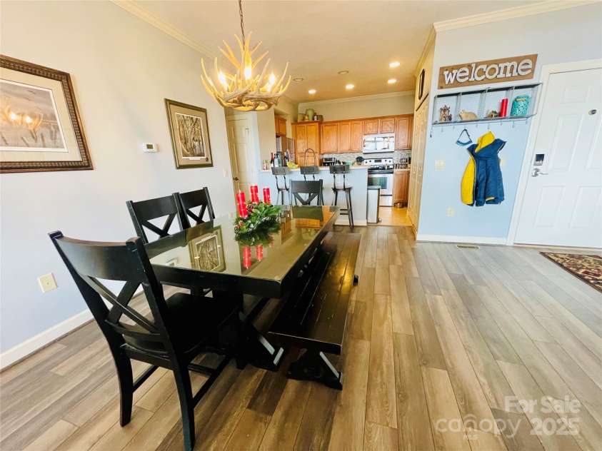 180 Windy Knoll, Banner Elk, NC 28604.  MLS# CAR4289909, YatesRealty ID 30828. 