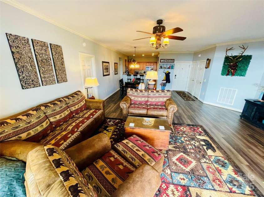 180 Windy Knoll, Banner Elk, NC 28604.  MLS# CAR4289909, YatesRealty ID 30828. 