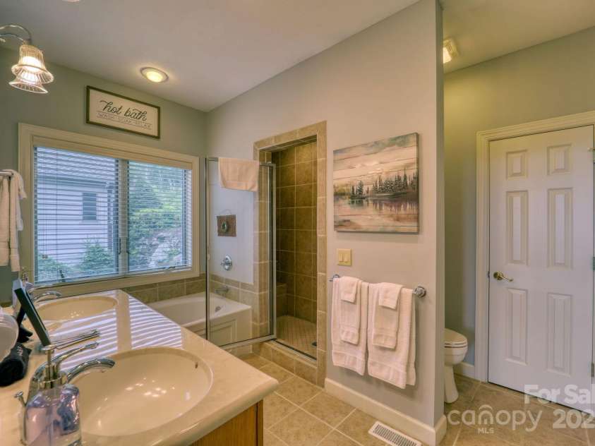 180 Windy Knoll, Banner Elk, NC 28604.  MLS# CAR4289909, YatesRealty ID 30828. 