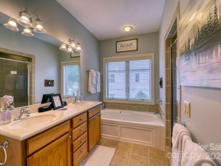 180 Windy Knoll, Banner Elk, NC 28604.  MLS# CAR4289909, YatesRealty ID 30828. 