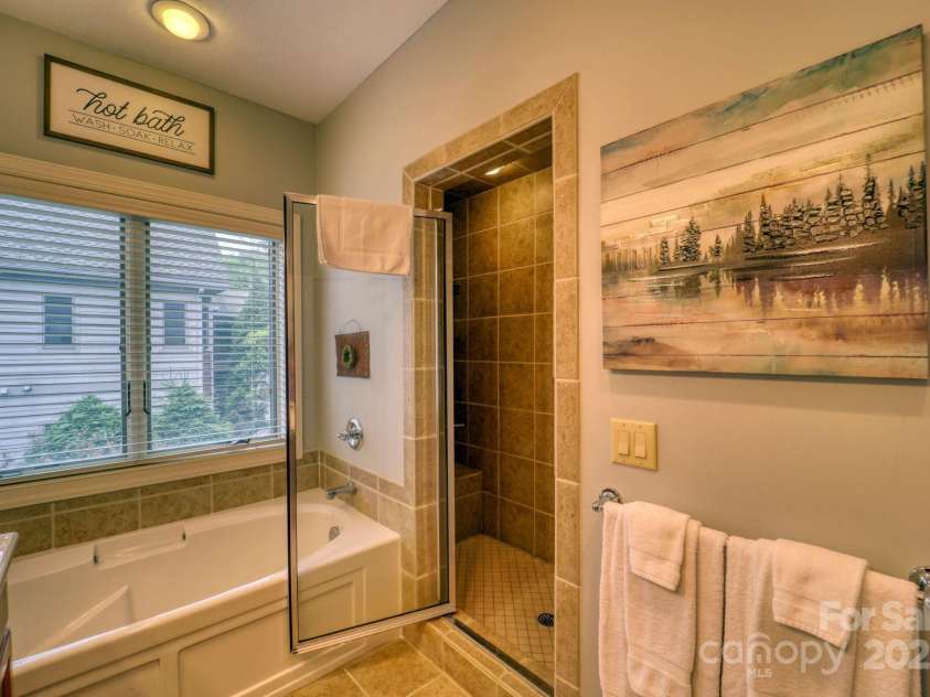 180 Windy Knoll, Banner Elk, NC 28604.  MLS# CAR4289909, YatesRealty ID 30828. 