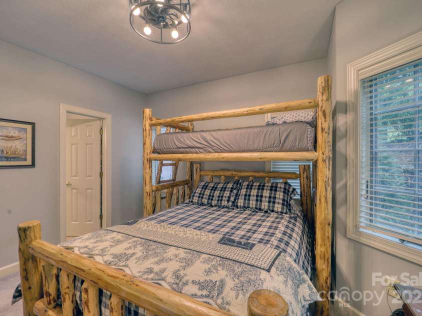 180 Windy Knoll, Banner Elk, NC 28604.  MLS# CAR4289909, YatesRealty ID 30828. 