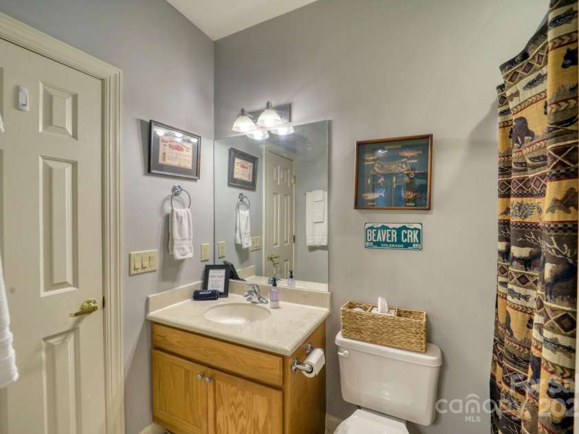 180 Windy Knoll, Banner Elk, NC 28604.  MLS# CAR4289909, YatesRealty ID 30828. 