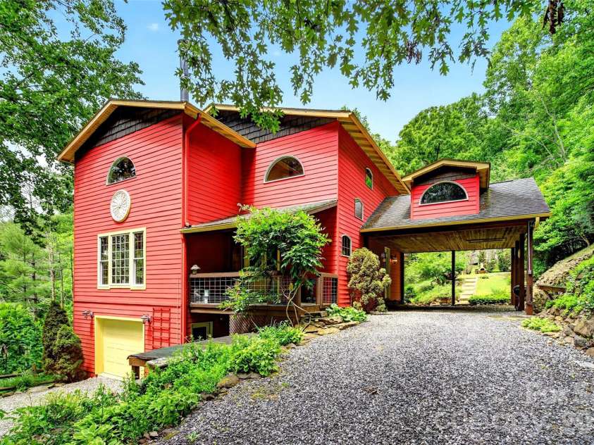 491 South Valley View Drive, Mars Hill, NC 28754.  MLS# CAR4345961, YatesRealty ID 30829. 