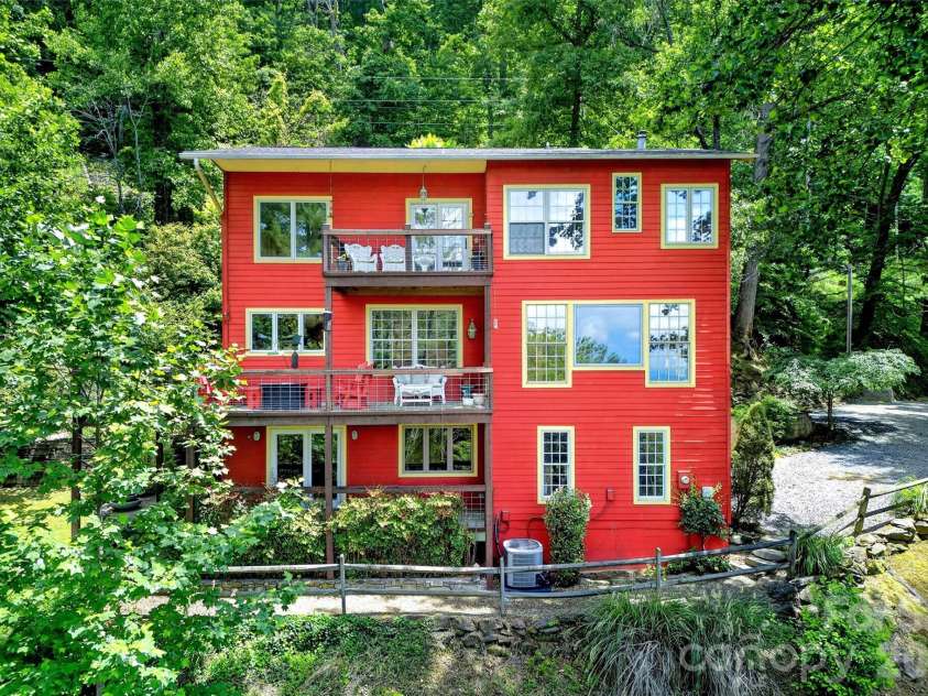 491 South Valley View Drive, Mars Hill, NC 28754.  MLS# CAR4345961, YatesRealty ID 30829. 