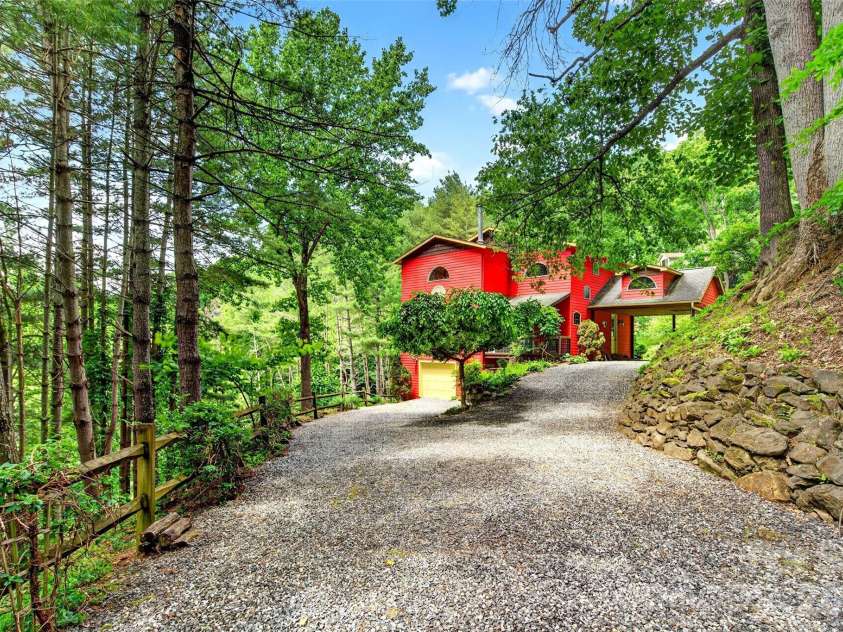 491 South Valley View Drive, Mars Hill, NC 28754.  MLS# CAR4345961, YatesRealty ID 30829. 