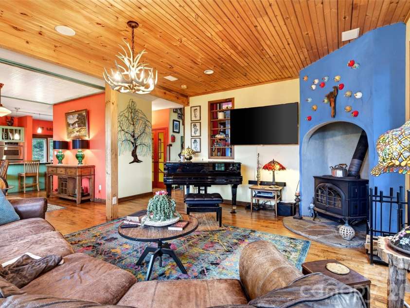 491 South Valley View Drive, Mars Hill, NC 28754.  MLS# CAR4345961, YatesRealty ID 30829. 
