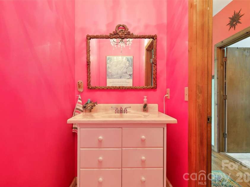 491 South Valley View Drive, Mars Hill, NC 28754.  MLS# CAR4345961, YatesRealty ID 30829. 