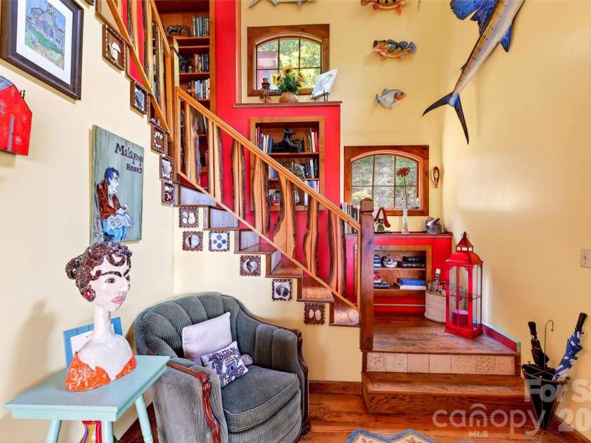 491 South Valley View Drive, Mars Hill, NC 28754.  MLS# CAR4345961, YatesRealty ID 30829. 