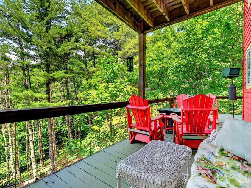 491 South Valley View Drive, Mars Hill, NC 28754.  MLS# CAR4345961, YatesRealty ID 30829. 