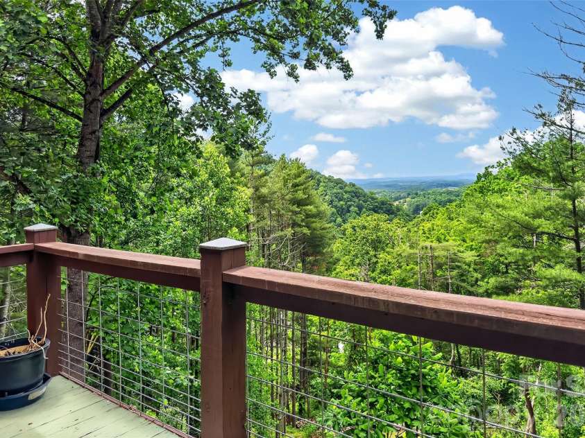 491 South Valley View Drive, Mars Hill, NC 28754.  MLS# CAR4345961, YatesRealty ID 30829. 