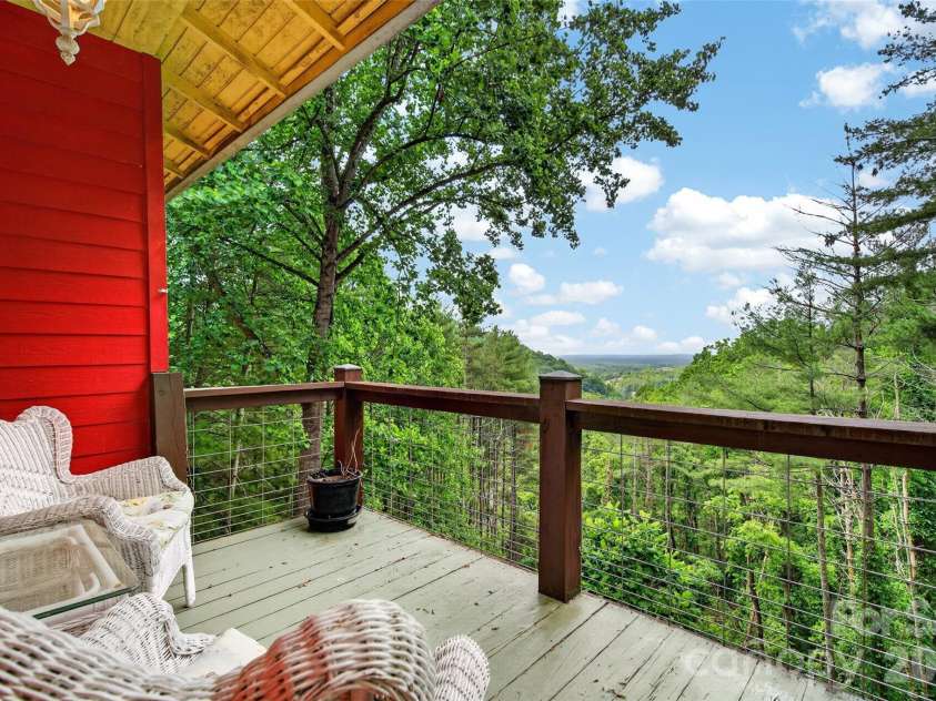491 South Valley View Drive, Mars Hill, NC 28754.  MLS# CAR4345961, YatesRealty ID 30829. 