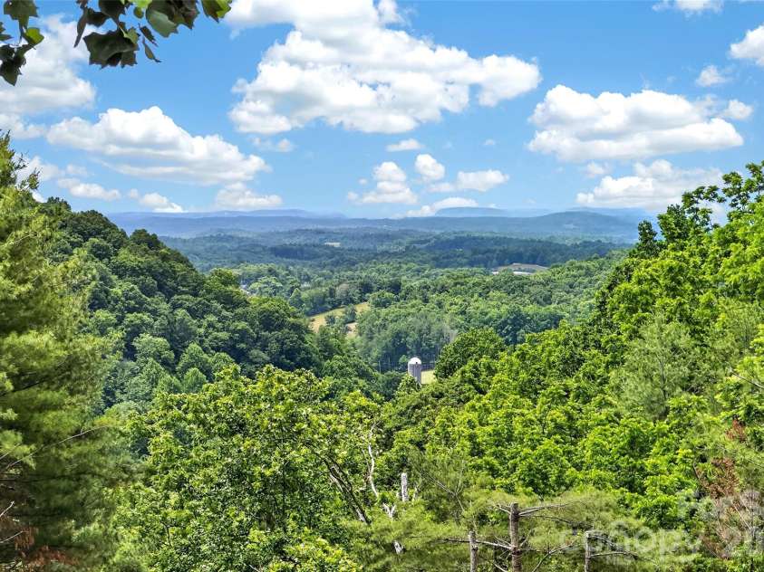 491 South Valley View Drive, Mars Hill, NC 28754.  MLS# CAR4345961, YatesRealty ID 30829. 
