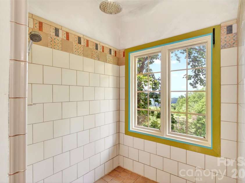491 South Valley View Drive, Mars Hill, NC 28754.  MLS# CAR4345961, YatesRealty ID 30829. 