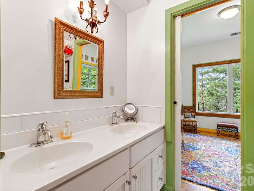 491 South Valley View Drive, Mars Hill, NC 28754.  MLS# CAR4345961, YatesRealty ID 30829. 