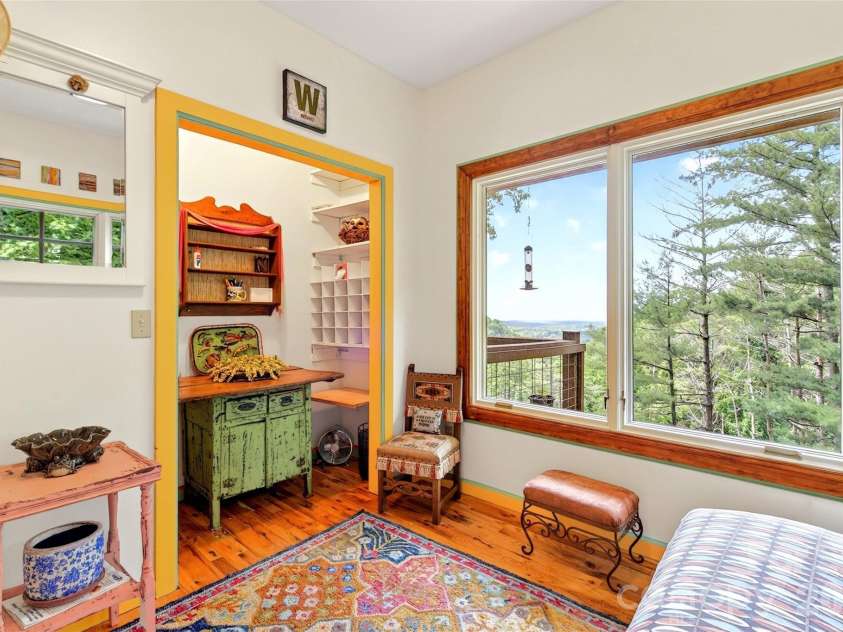 491 South Valley View Drive, Mars Hill, NC 28754.  MLS# CAR4345961, YatesRealty ID 30829. 