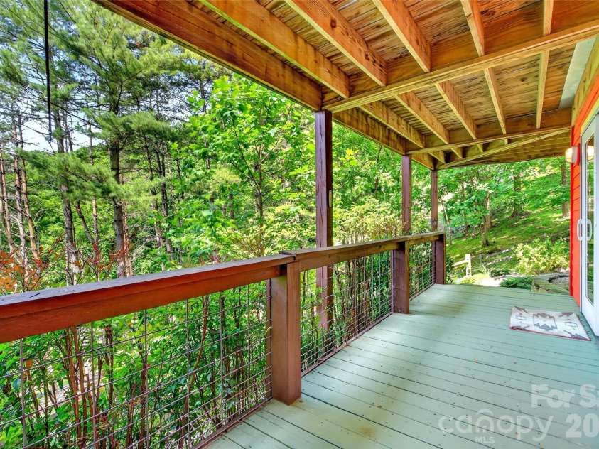 491 South Valley View Drive, Mars Hill, NC 28754.  MLS# CAR4345961, YatesRealty ID 30829. 